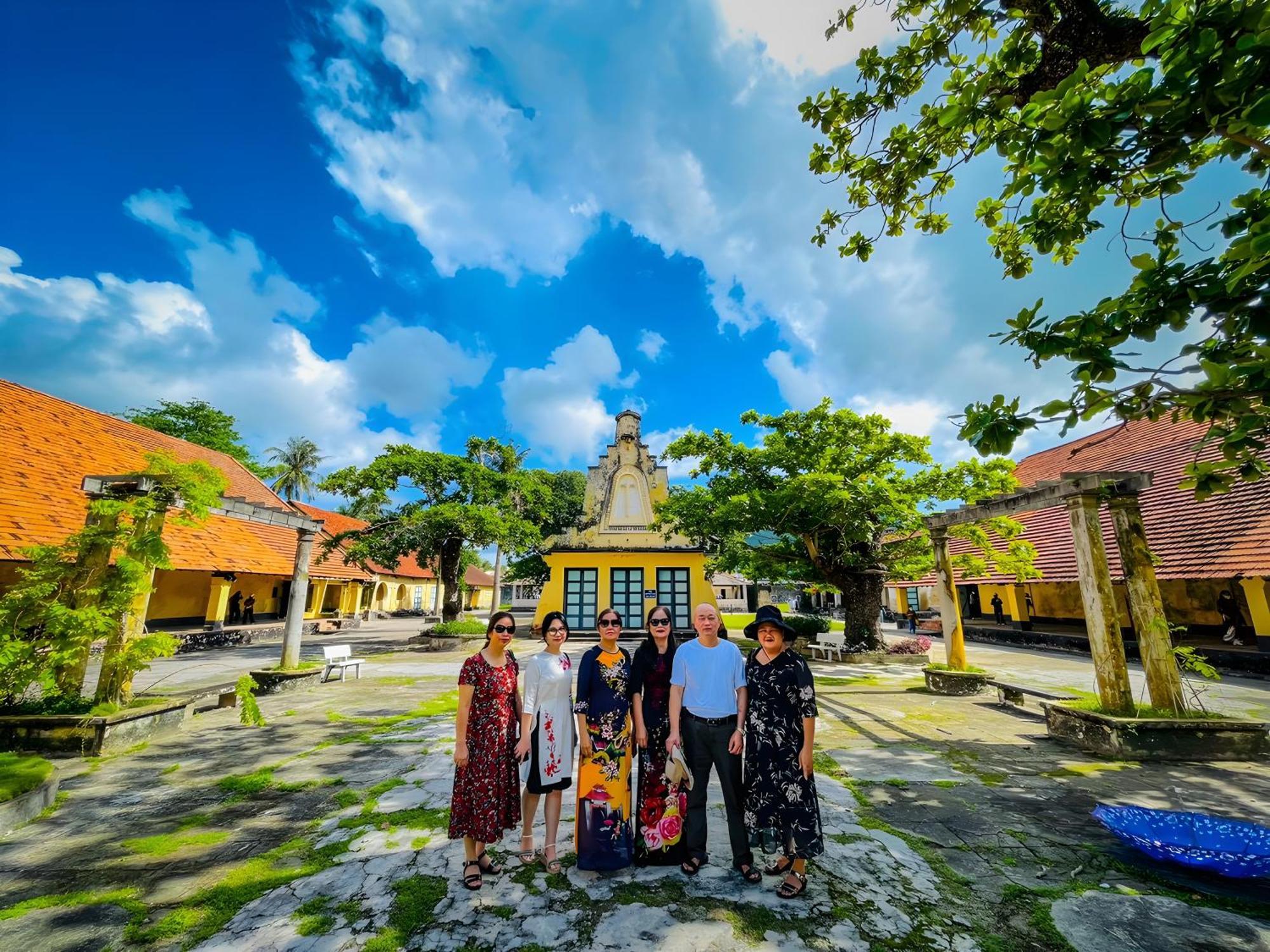Duy Canh Homestay Chi Khu Co Ong Экстерьер фото